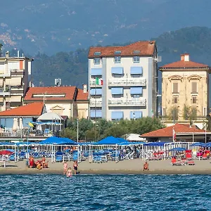 Lungomare Отель