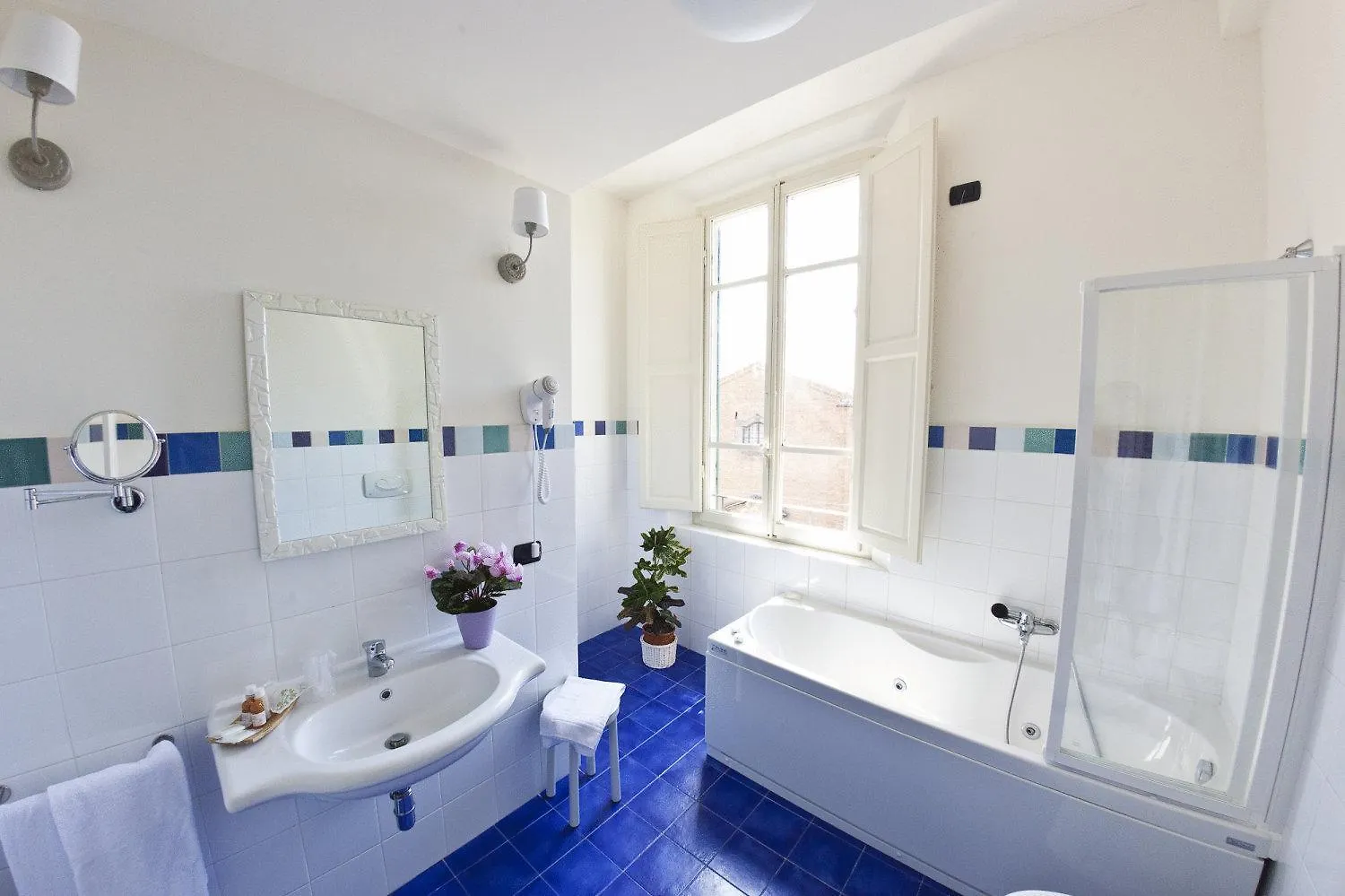 Hotel San Miniato 4*,  Italia